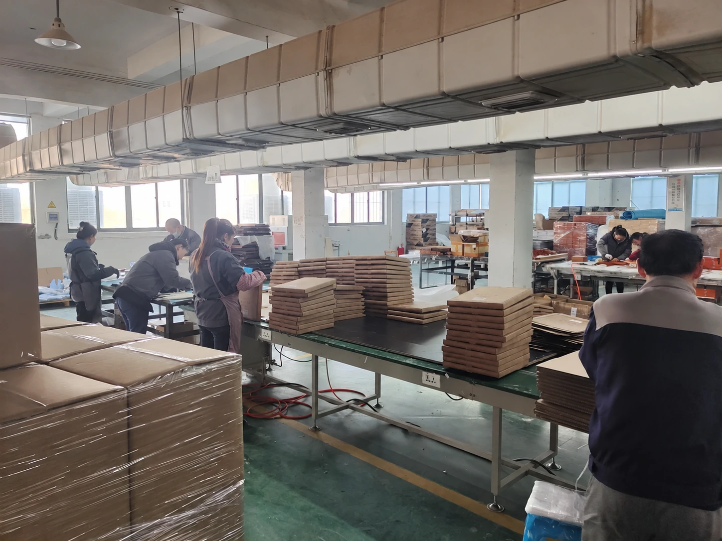 Supplied manufacturing-partner checking and packing workflow