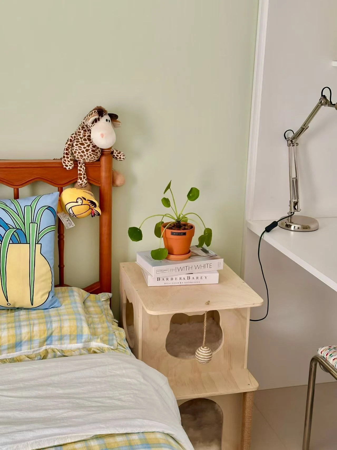 Room placement / supplied photograph